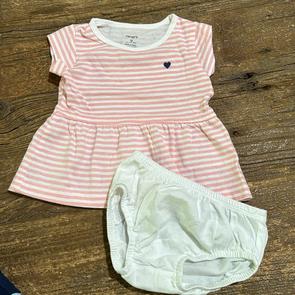 Carter’s 4 Piece Outfit Set - Picture 4 of 5